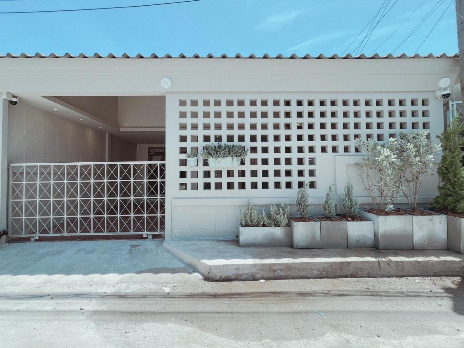 Aoboun House Bangsaen บ้านโอบอุ่น บางแสน Exterior foto
